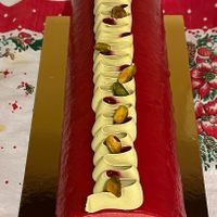 Raspberry pistachio log   at Vegateau in Montreal