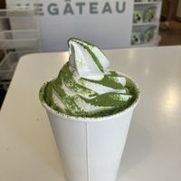 Crème glacée molle au matcha   at Vegateau in Montreal