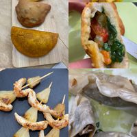 Empanadas de Verduras y de no-Atun, pinchos de no-langostinos, gyozas de verduras en salsa estilo carbonara.   at Contracorriente in Ourense