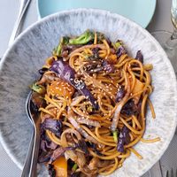 Wok de noodles at Contracorriente in Ourense