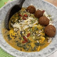 Arroz ao curry con albóndigas   at Contracorriente in Ourense