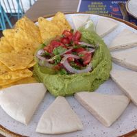 Guacamole con pico de gallo at Tizar Gourmet Restaurante y Taperia in Ourense