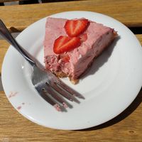 Vegan sommer cake at Mundo Sano in Munich