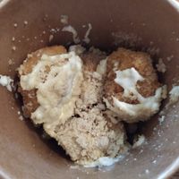 Cauliflower wings with truffles mayonnaise and cashew cheese at Loco Sushi in Hamburg