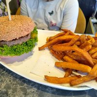 Classic burger at Vegan Temple Bar in Amsterdam