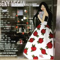 Front Shop and prices at Estúdio 541 in Porto