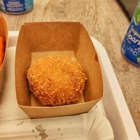 Vegan kaaskroket at Frituur Smekke in Leuven