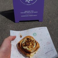 Cinnamon roll with pistache topping at Have a Roll in Antwerpen