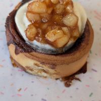 Apple and cinnamon at Have a Roll in Antwerpen