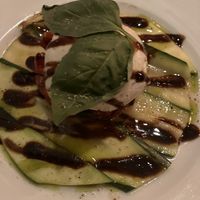 Voorgerecht met vegan mozzarella   at Cometa in Amsterdam