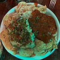 Nachos con queso vegetal  at Bar Botánico - La Suegra del Jardinero in Barcelona