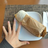 1 Hand kann Basketball problemlos von oben vom Boden heben, so zum Vergleich ;) at Vegano in Wohlen