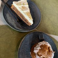 Vegan mango-kokosmuffin  at Beyond Lunchcafé & Patisserie in Nuenen