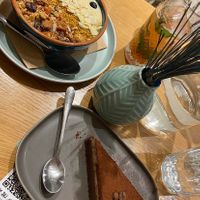 Vegan mocha cheesecake and berry smoothie bowl at Rubik's in Thessaloniki