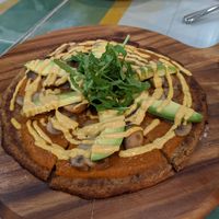 Cauli-pizza at Alkalime in Abu Dhabi