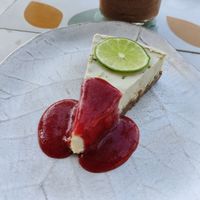 Lime vegan cheesecake with strawberry compote. Really very tasty and refreshing. Among the best vegan cheesecakes I tried (not many actually, but still ahah) at Alkalime in Abu Dhabi
