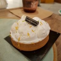 Tarte au citron meringuée at Land & Monkeys - Amsterdam in Paris
