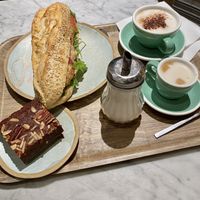 Veganes Baguette, Brownie, Noisette und Cappuccino mit Hafermilch   at Land & Monkeys - Amsterdam in Paris