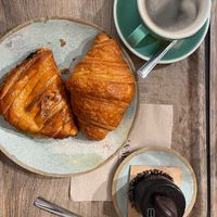 Chausson aux pommes, croissant, pure origine   at Land & Monkeys - Amsterdam in Paris