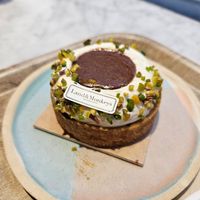 Pistazien Cake at Land & Monkeys - Amsterdam in Paris