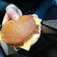 Vegan bacon and cheese at Land & Monkeys - Amsterdam in Paris