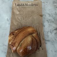 The best cinnamon roll you will ever have 🥰  at Land & Monkeys - Amsterdam in Paris