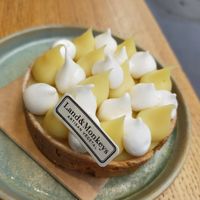 Te veel taartjes om uit te kiezen.. at Land & Monkeys - Amsterdam in Paris