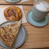 Quiches Lorraine, Cinnamon Roll, Mocchaccino at Land & Monkeys - Amsterdam in Paris