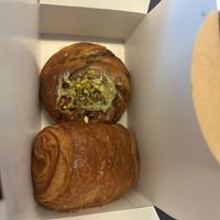 Pistazien Babka & Pain Au chocolat   at Land & Monkeys - Amsterdam in Paris