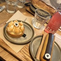 Lemon tart and chocolate eclair  at Land & Monkeys - Amsterdam in Paris