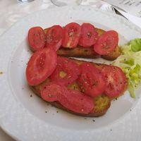 Fett'unta with tomatoes at Il Giardino in Montecatini Alto