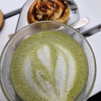 Matcha Latte & Apple Cinnamon Roll at Shluk in Trier