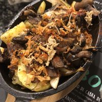 Patatas confitadas, Muy caras 7€ y no había trufa en ningún lado at Acherito in Jaca