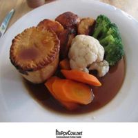 mushroom pie with gravy at The Hutch in Canterbury