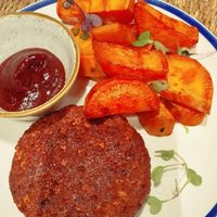 Menú infantil, burger amb patates de moniato at Noranta Tres in Escaldes-engordany
