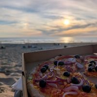 Pizza - 6.5/10 - nice to have some veg on at Blue Bar in Porthtowan