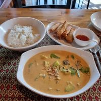 Thai curry and veg spring rolls at Pad Thai Siam in Jeju