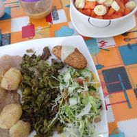 Fruit bowl and Main plate, meal of the day at Gira El Sol in Pasto