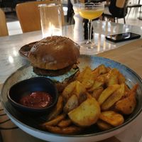 Vegan Beyond Burger at The Finch in Santorini