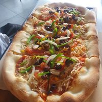 Vegan pinsa at The Finch in Santorini