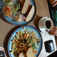 Dreierlei and scrambled tofu at Emmi's Kitchen in Augsburg