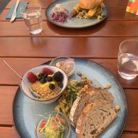 Ordered the Emmy’s brunch plate. Best rice pudding of my life! The scrambled tofu was also extraordinary. Everything was delicious and we were full. Chef kiss 🤌  at Emmi's Kitchen in Augsburg