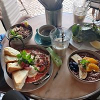 Avo toast, chocolate oat on the right side of the table at Café Janis in Lisbon