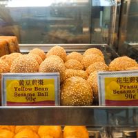Sesame balls at Delisnacks 德利食 - Whampoa Makan Place in Central Singapore