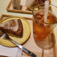 Carrot cake and Caramel Ice tea at Ovgo B.A.K.E.R Edo St in Tokyo