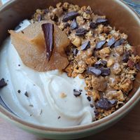 Granola bowl at NIYA in Casablanca