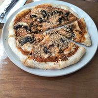 Pizza at NIYA in Casablanca