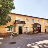 Das Gasthaus at Auf a Glasl  in Gerersdorf