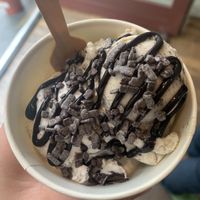 Coco Stracciatella und Cheesecake at Green Scoop Vegan in Berlin