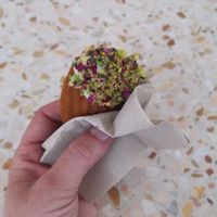 Rose infused iced Madeleine at Margo's Amsterdam - Jordaan in Amsterdam